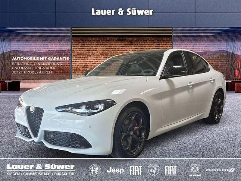Schwarz Neu 2024 Alfa Romeo Giulia Limousine | 57.990 € (Teuer) - Bild 1/4