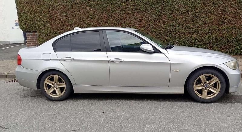 Gebraucht BMW 320 150 PS (110 kW) 2008 Limousine