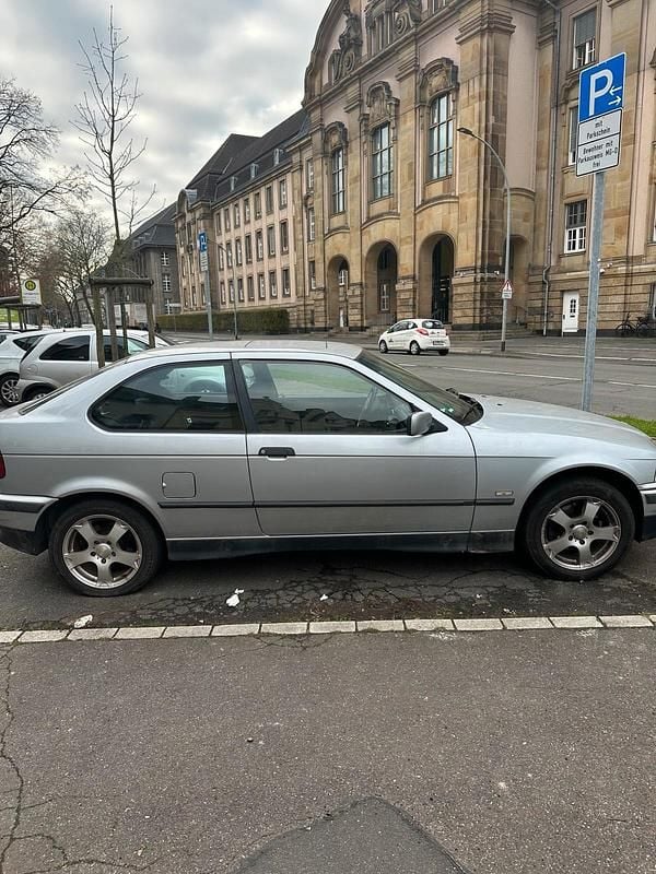 Gebraucht BMW 318 Compact 140 PS (102 kW) 1997 Silber Kleinwagen
