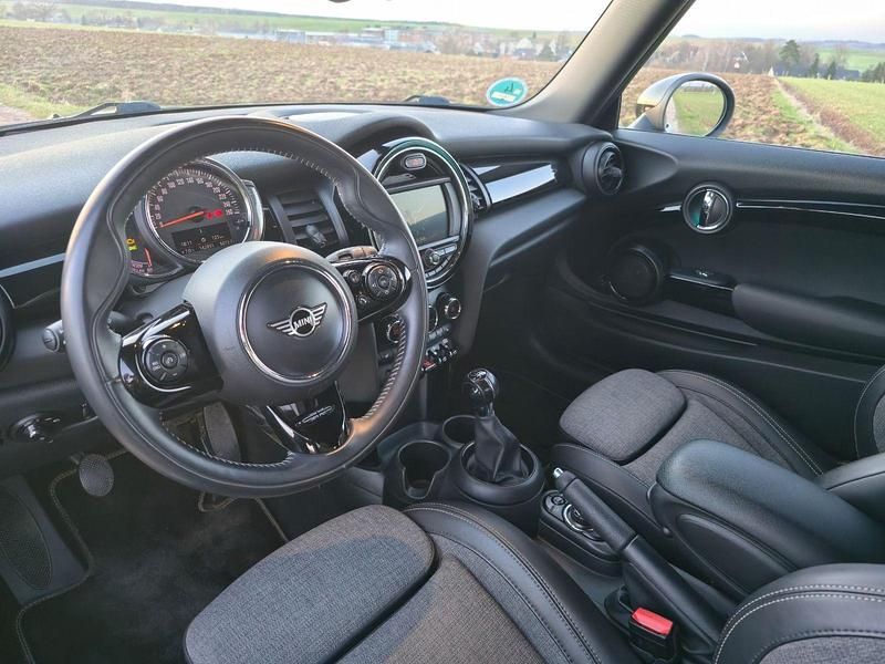 Gebraucht Mini Cooper D 116 PS (85 kW) 2019 Grau Kleinwagen