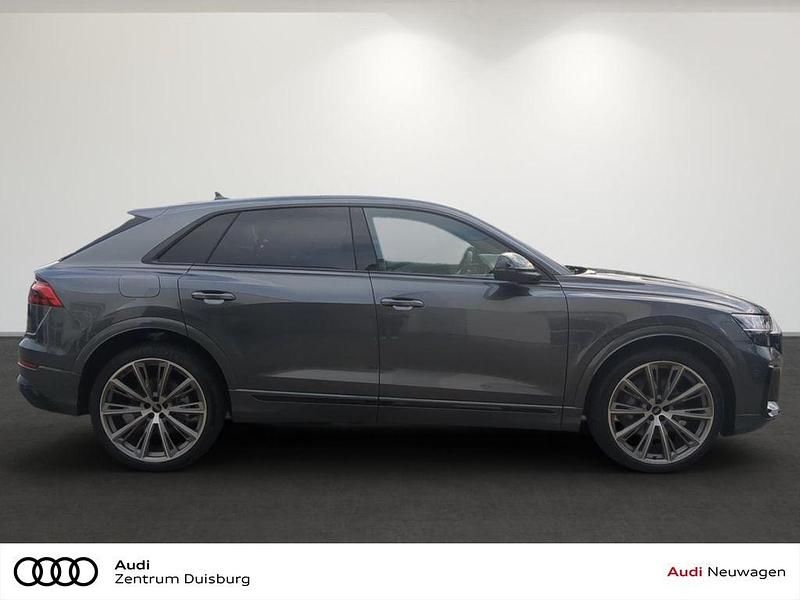 Grau Neu 2024 Audi Q8 Ambiente SUV | 92.660 € (Superpreis) - Bild 1/4