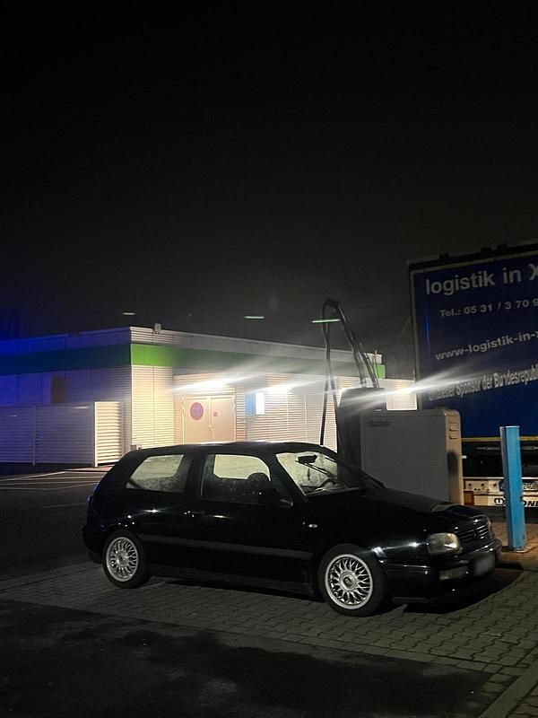 Gebraucht VW Golf 60 PS (44 kW) 1997 Schwarz Coupé