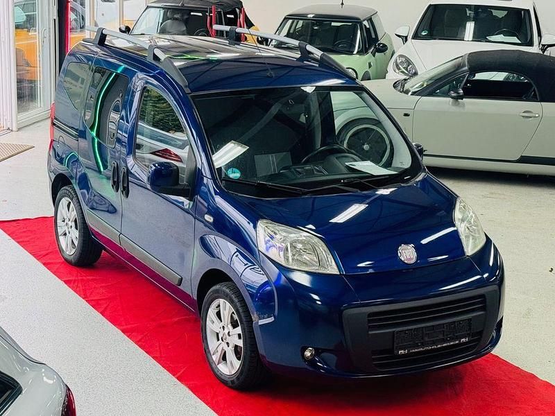 Blau Gebraucht 2011 Fiat Qubo Trekking Van / Kleinbus | 4.750 € (Teuer) - Bild 1/4