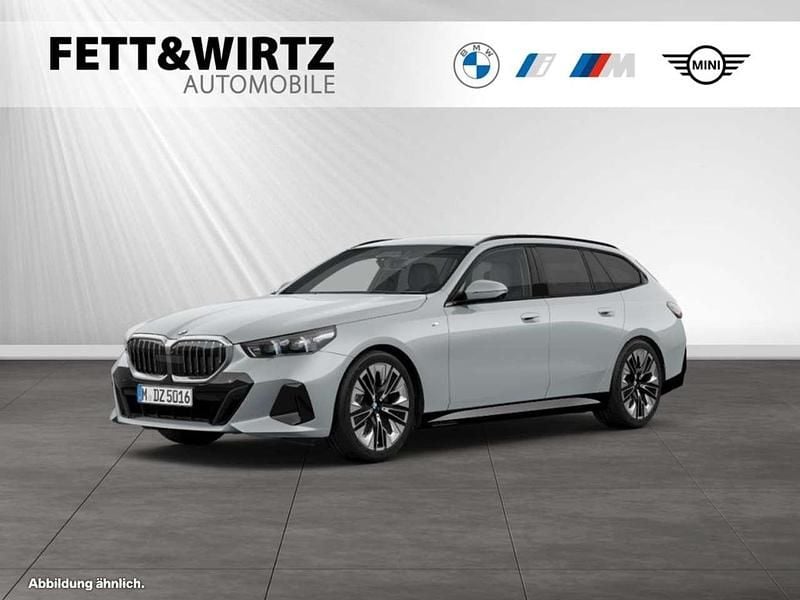 Brooklyn grau metallic Gebraucht 2025 BMW 520 M Sport Kombi | 53.350 € (Fairer Preis) - Bild 1/2