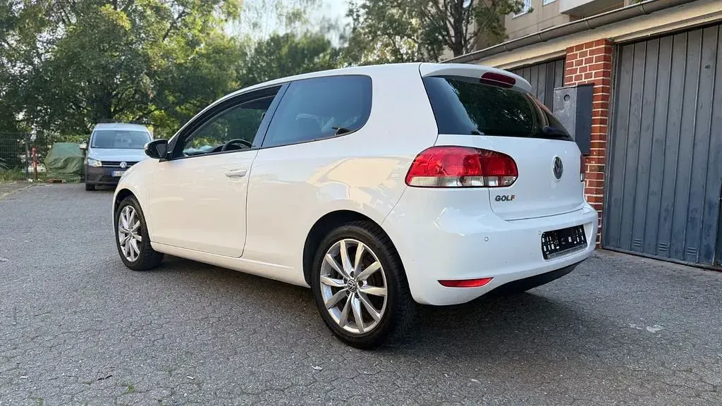 Gebraucht VW Golf VI Trendline 80 PS (58 kW) 2010 Weiß Kleinwagen