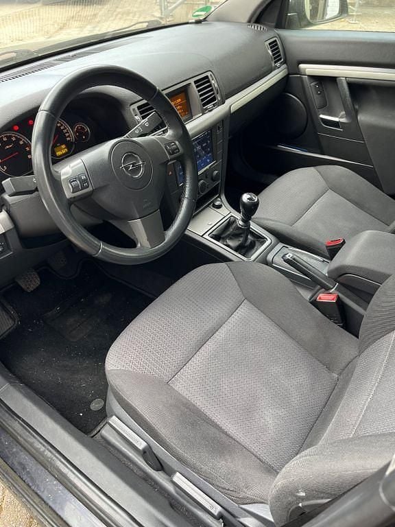 Gebraucht Opel Vectra 140 PS (102 kW) 2007 Schwarz Limousine