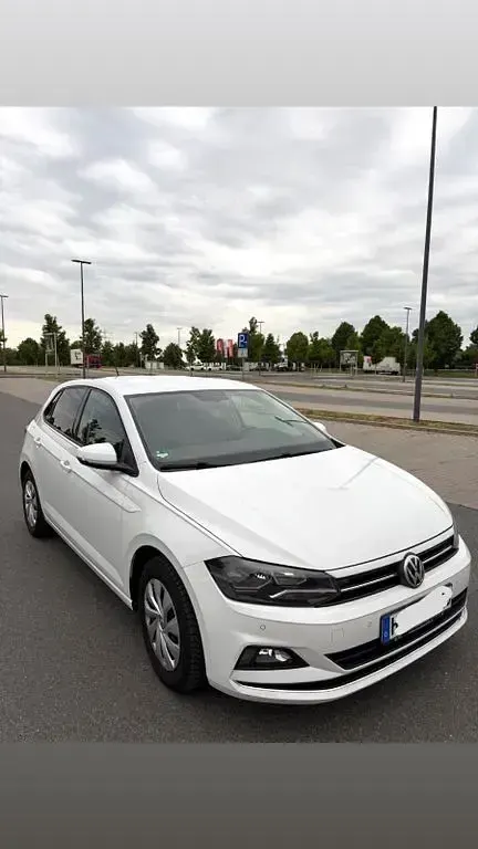 Gebraucht VW Polo Highline 95 PS (69 kW) 2019 Weiß Kleinwagen