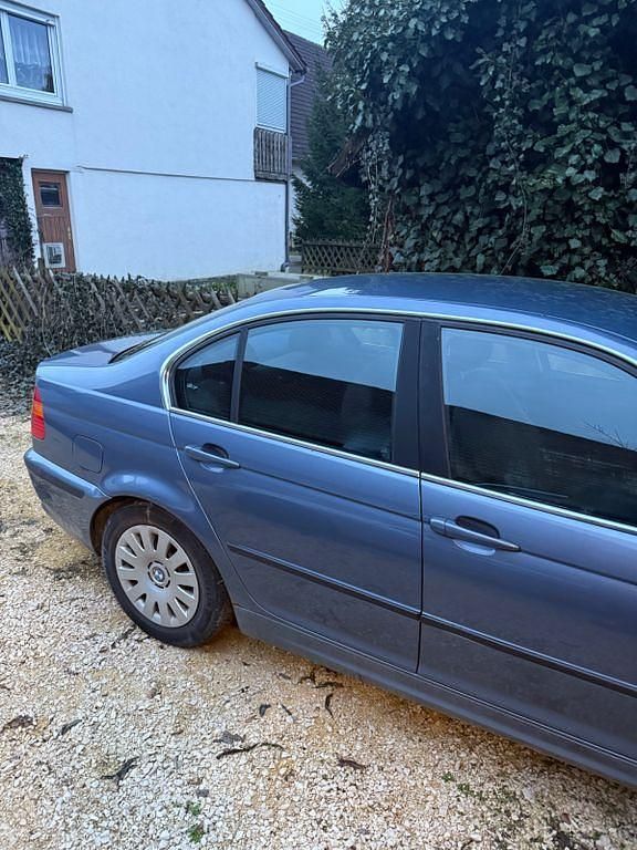 Gebraucht BMW 320 170 PS (125 kW) 2002 Blau Limousine