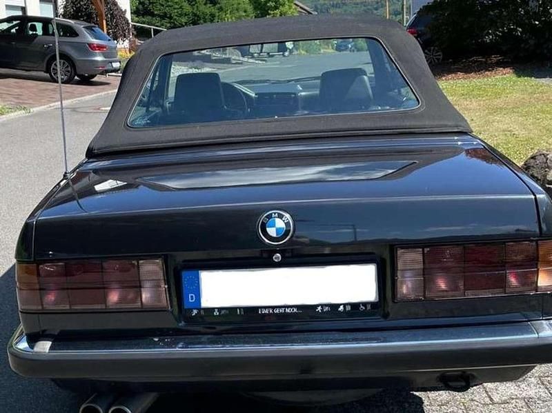 Gebraucht BMW 320 Cabriolet 129 PS (94 kW) 1988 Schwarz Cabrio