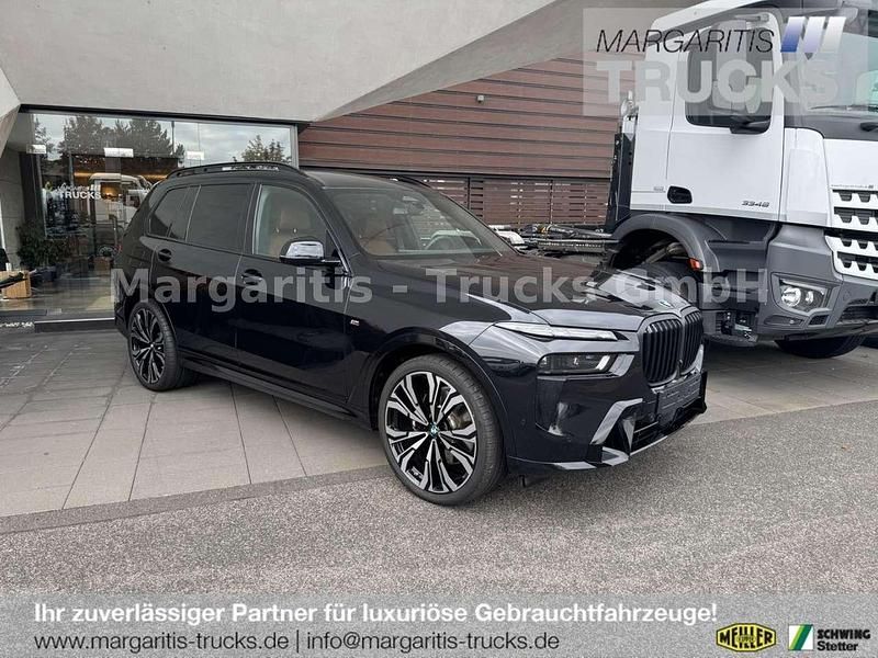 Gebraucht BMW X7 352 PS (258 kW) 2025 Black sapphire metallic SUV