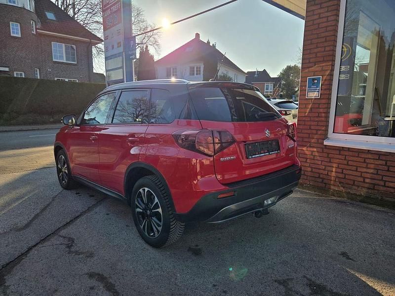 Gebraucht Suzuki Vitara Comfort 140 PS (102 kW) 2019 Rot SUV