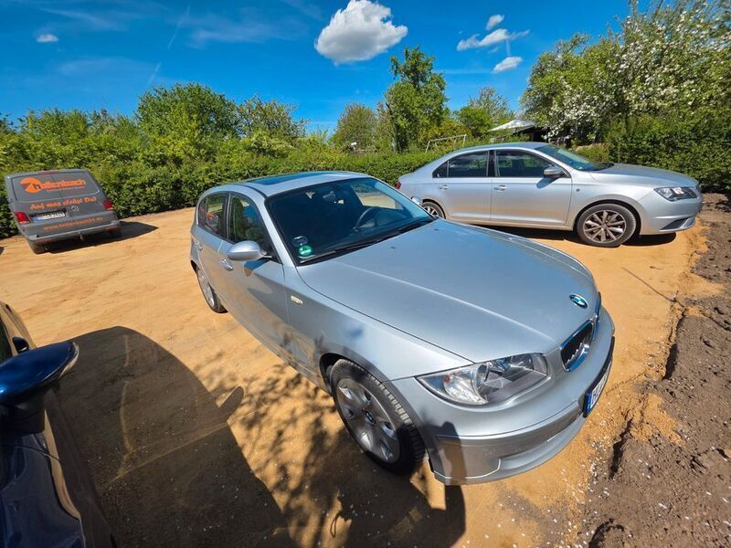 Silber Gebraucht 2009 BMW 116 Kleinwagen | 2.900 € (Guter Preis) - Bild 1/4