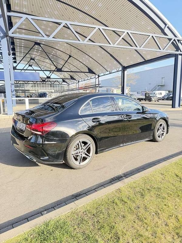 Gebraucht Mercedes A200 AMG line 163 PS (119 kW) 2020 Schwarz Limousine