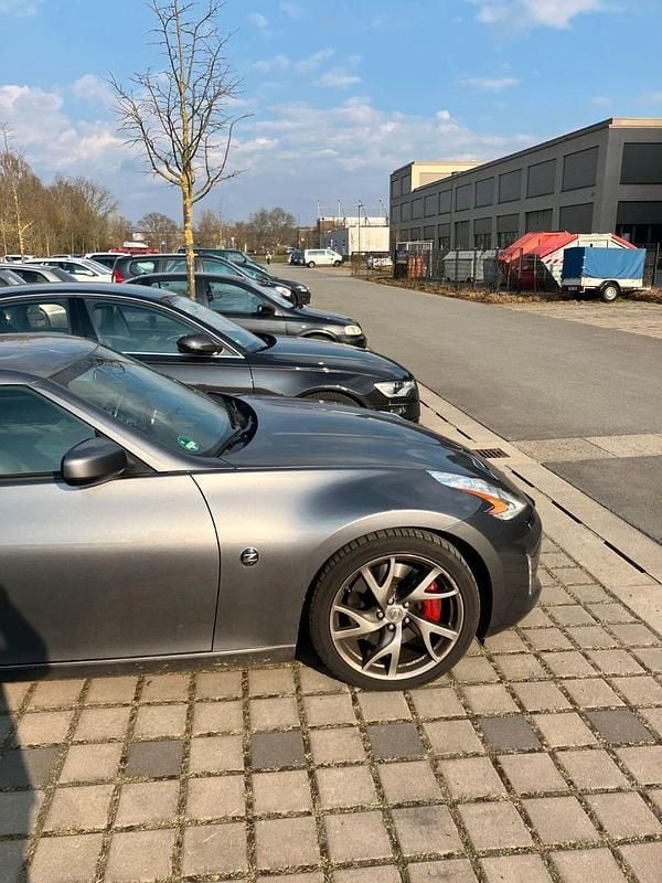 Gebraucht Nissan 370Z Pack 328 PS (241 kW) 2015 Grau Coupé