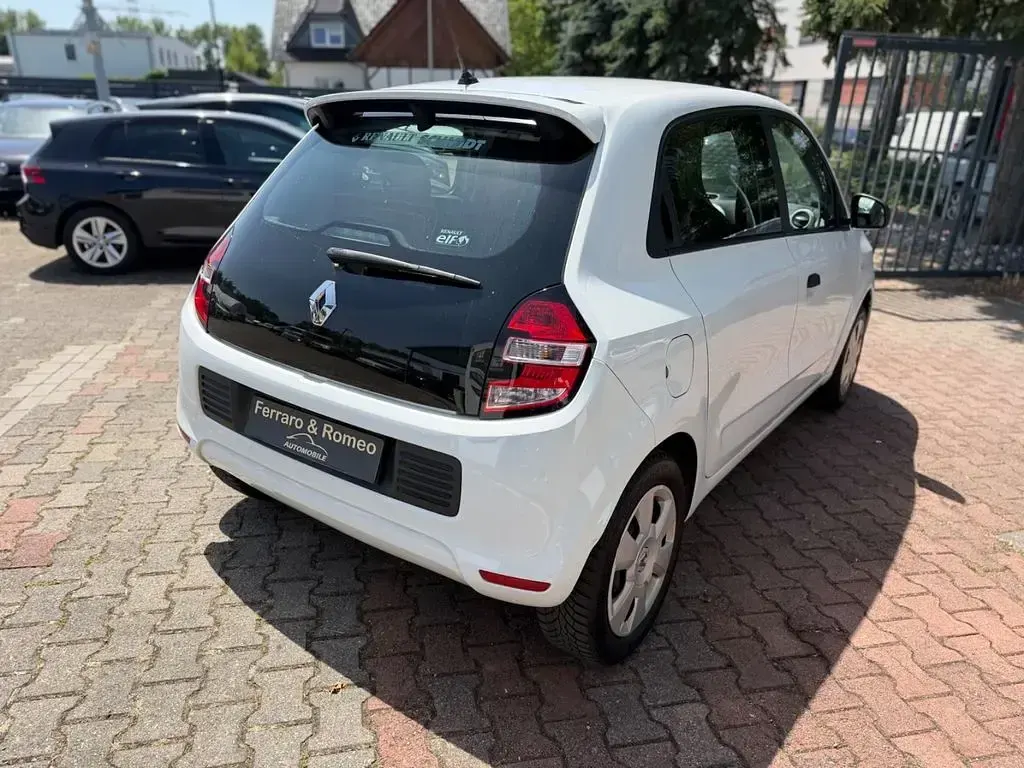 Gebraucht Renault Twingo Life 69 PS (50 kW) 2017 Weiß Kleinwagen