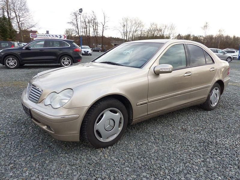 Gebraucht Mercedes C180 143 PS (105 kW) 2003 Beige Limousine