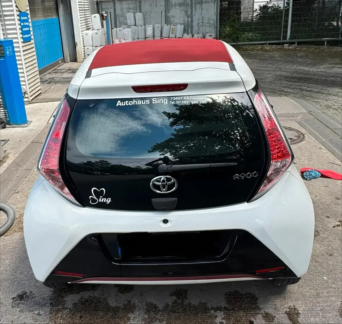 Gebraucht Toyota Aygo 69 PS (50 kW) 2017 Weiß Kleinwagen