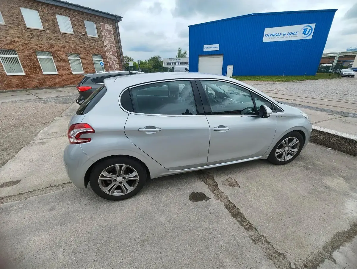 Brugt Peugeot 208 Active 68 HK (50 kW) 2012 Sølv Hatchback