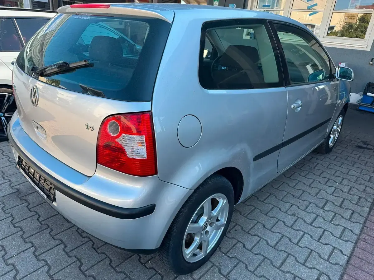Gebraucht VW Polo 75 PS (55 kW) 2002 Grau Kleinwagen