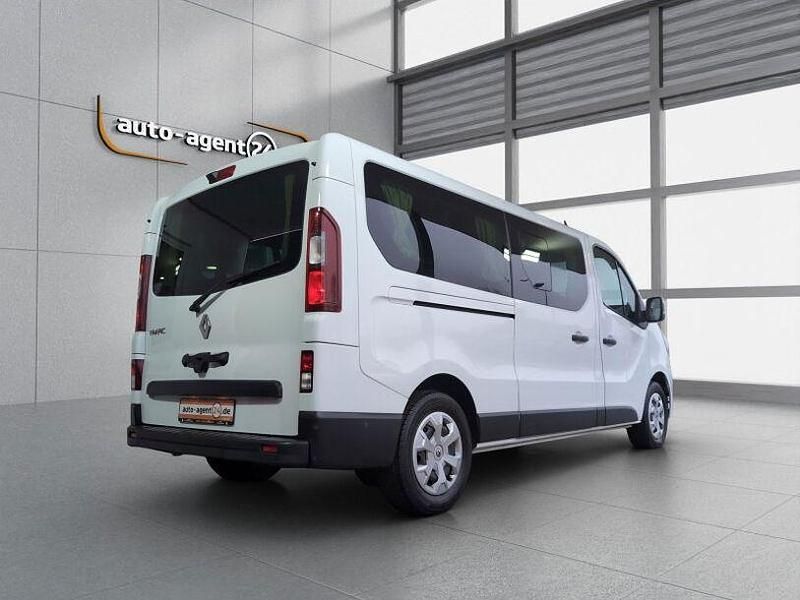 Gebraucht Renault Trafic Life 120 PS (88 kW) 2023 Weiss Van / Kleinbus