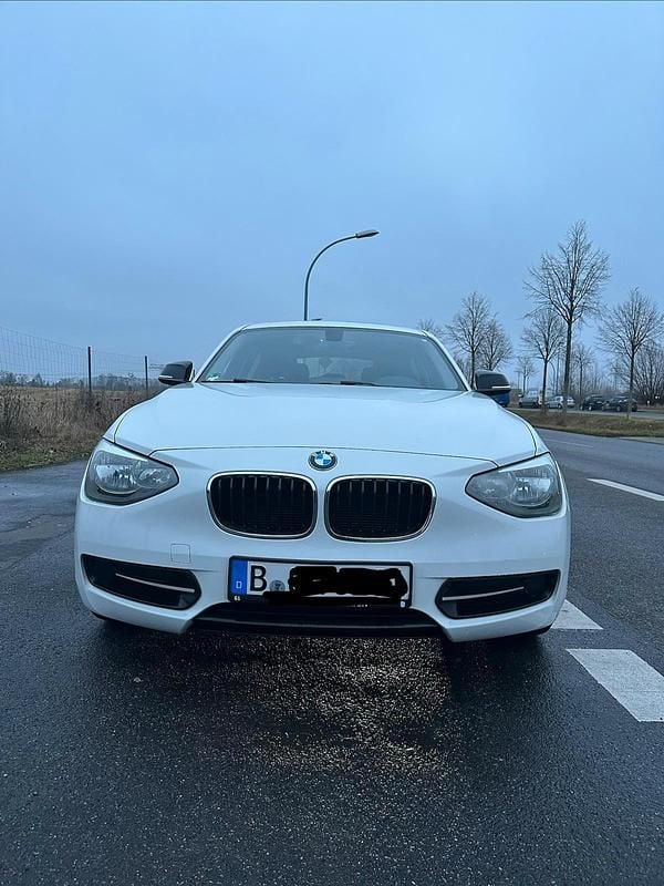 Gebraucht BMW 118 Sport Line 143 PS (105 kW) 2014 Weiß Kleinwagen