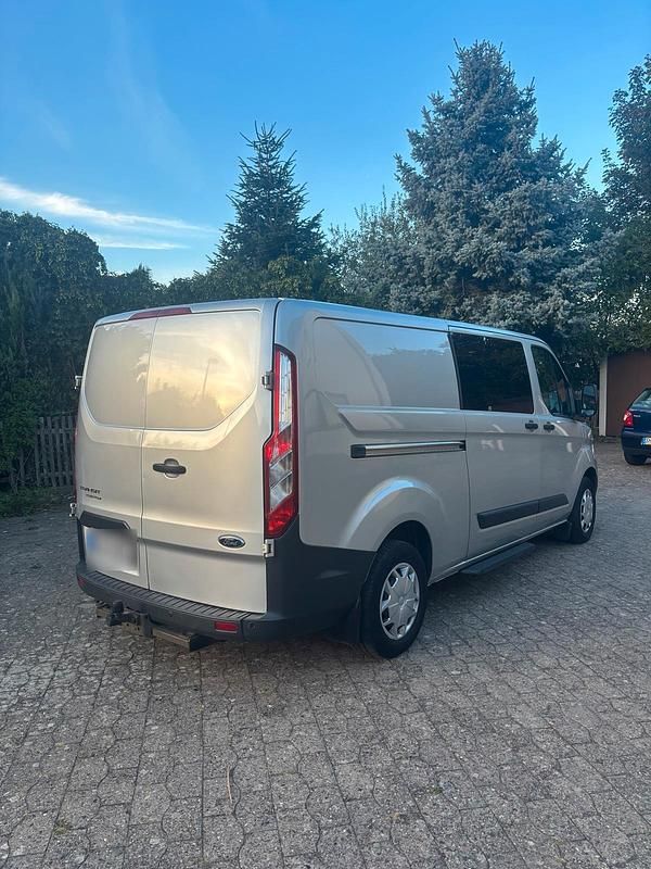 Gebraucht Ford Transit Custom 169 PS (124 kW) 2018 Silber Van / Kleinbus