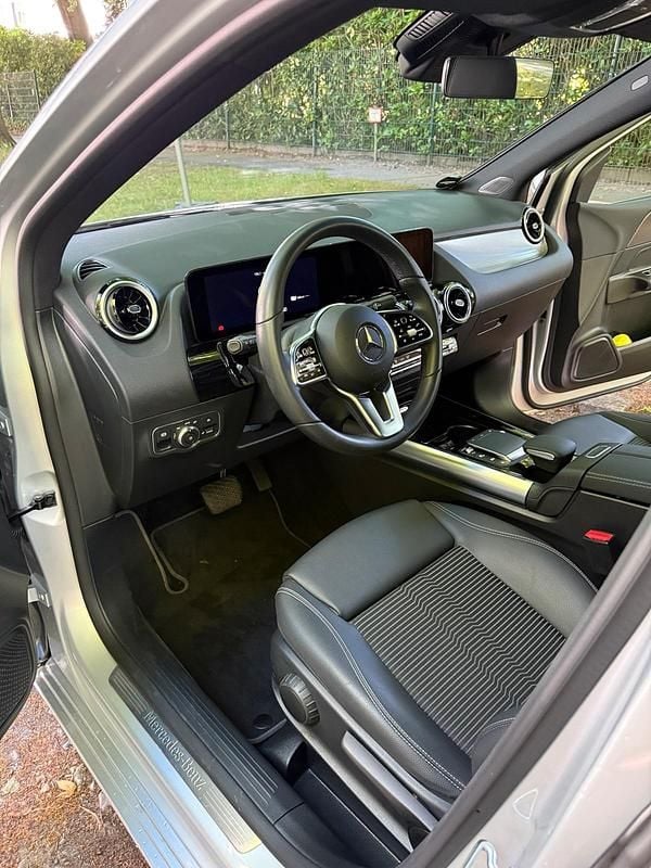 Gebraucht Mercedes B250e 160 PS (117 kW) 2022 Silber Van / Kleinbus