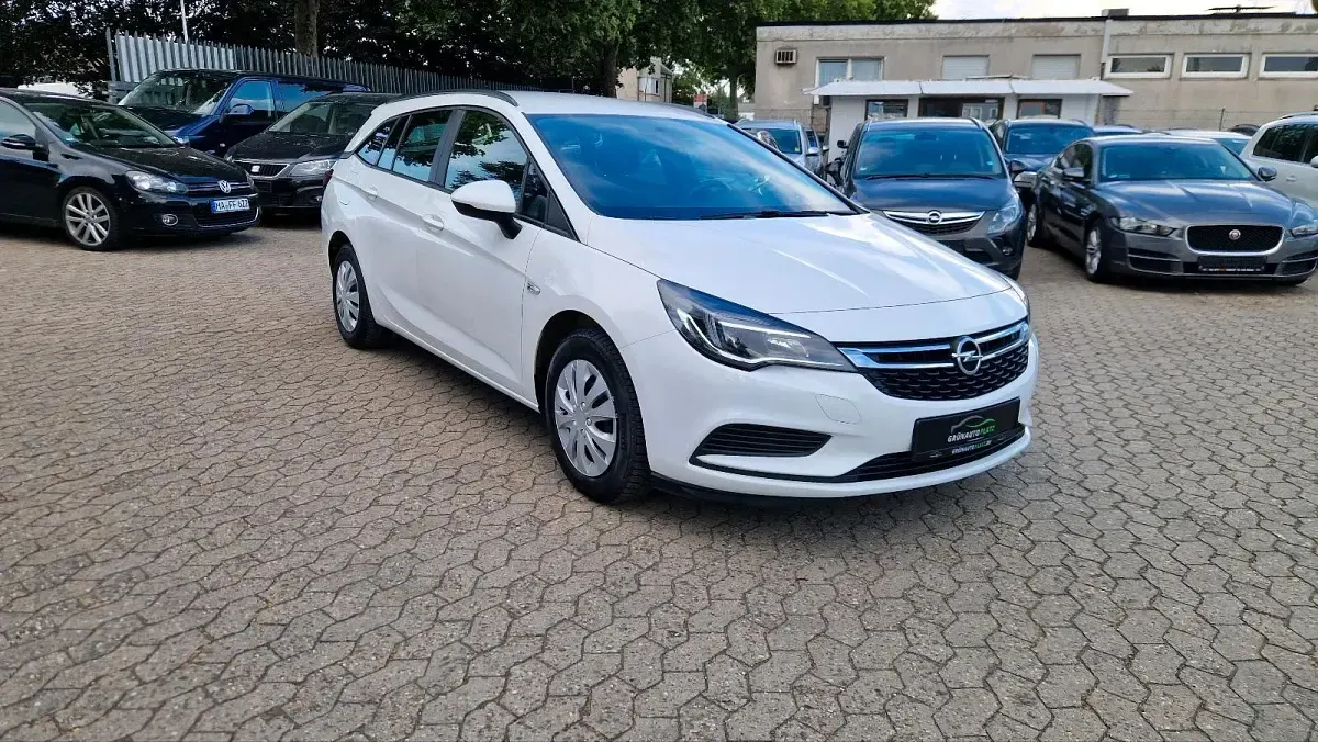 Gebraucht Opel Astra Edition 110 PS (80 kW) 2018 Weiß Kombi