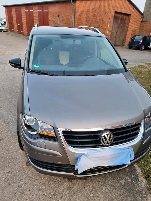 Gebraucht VW Touran 140 PS (102 kW) 2010 Grau Van / Kleinbus