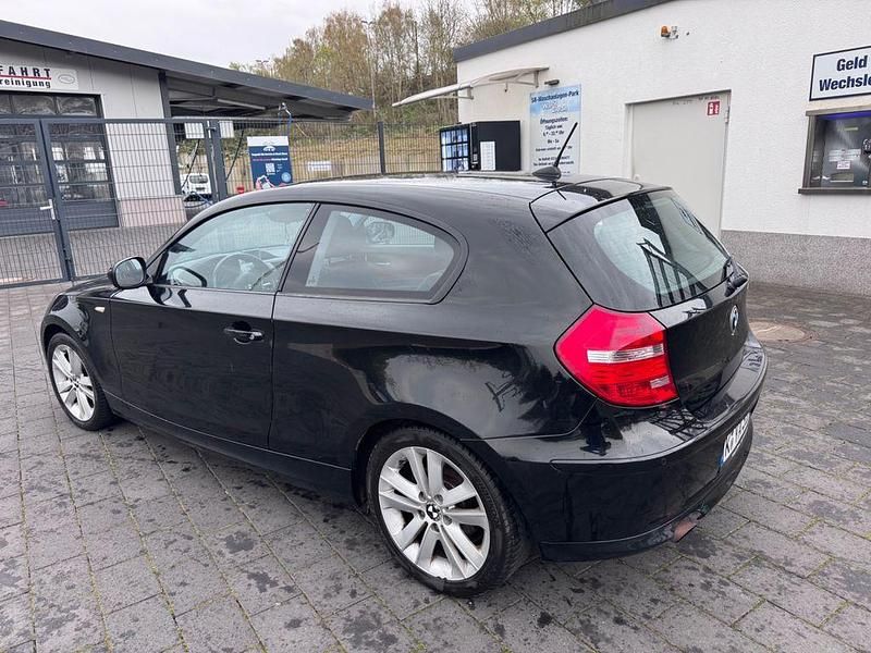 Brugt BMW 116 122 HK (89 kW) 2009 Sort Hatchback