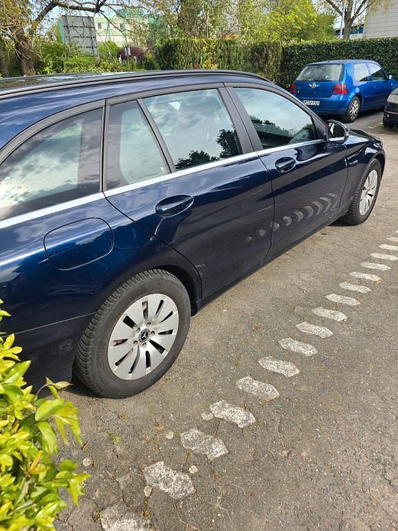 Second-hand Mercedes C220 170 CP (125 kW) 2017 Albastru Break