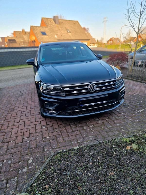 Gebraucht VW Tiguan Highline 239 PS (175 kW) 2020 Schwarz SUV