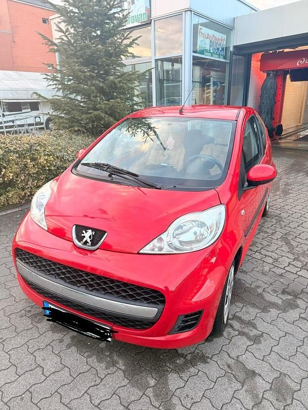Gebraucht Peugeot 107 68 PS (50 kW) 2009 Kleinwagen