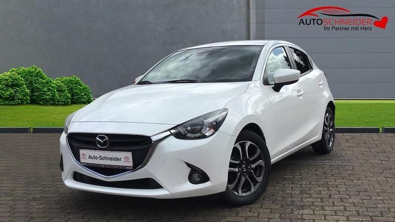 Weiß Gebraucht 2015 Mazda 2 Exclusive-Line Limousine | 10.580 € (Etwas zu teuer) - Bild 1/4