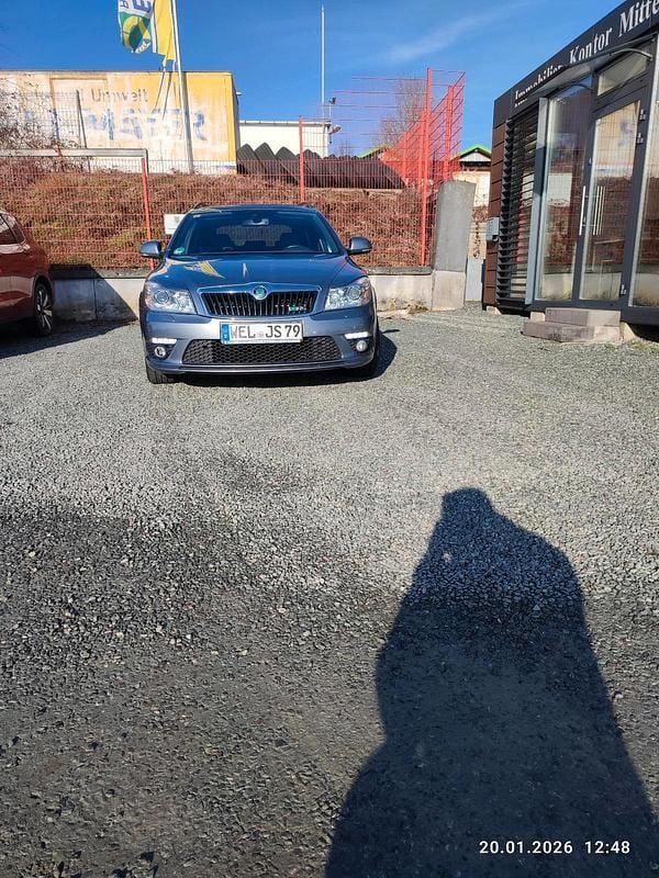 Grau Gebraucht 2013 Skoda Octavia vRS Kombi | 9.200 € (Superpreis) - Bild 1/4