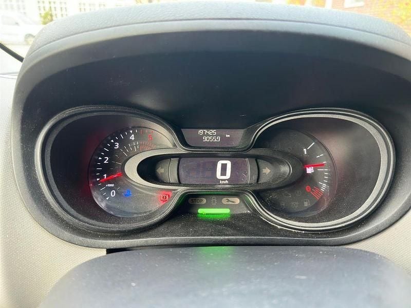 Gebraucht Renault Trafic 121 PS (88 kW) 2019 Weiß Van / Kleinbus