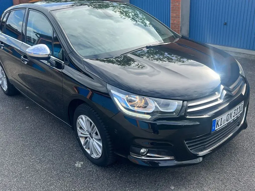 Gebraucht Citroën C4 Start 120 PS (88 kW) 2016 Schwarz Limousine