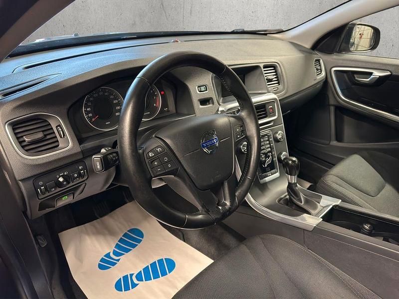 Gebraucht Volvo S60 Kinetic 150 PS (110 kW) 2011 Grau Limousine