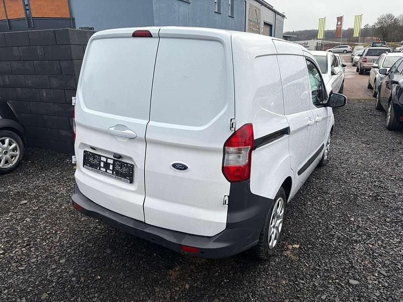 Gebraucht Ford Transit Trend 75 PS (55 kW) 2017 Frostweiß Van / Kleinbus