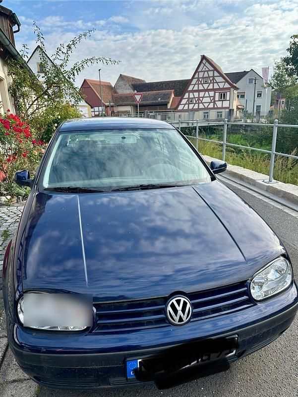 Blau Gebraucht 2002 VW Golf IV Kleinwagen | 700 € (Superpreis) - Bild 1/4