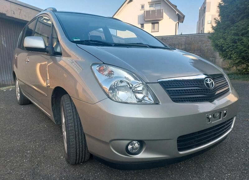 Silber Gebraucht 2003 Toyota Corolla Verso Van / Kleinbus | 3.199 € (Fairer Preis) - Bild 1/4