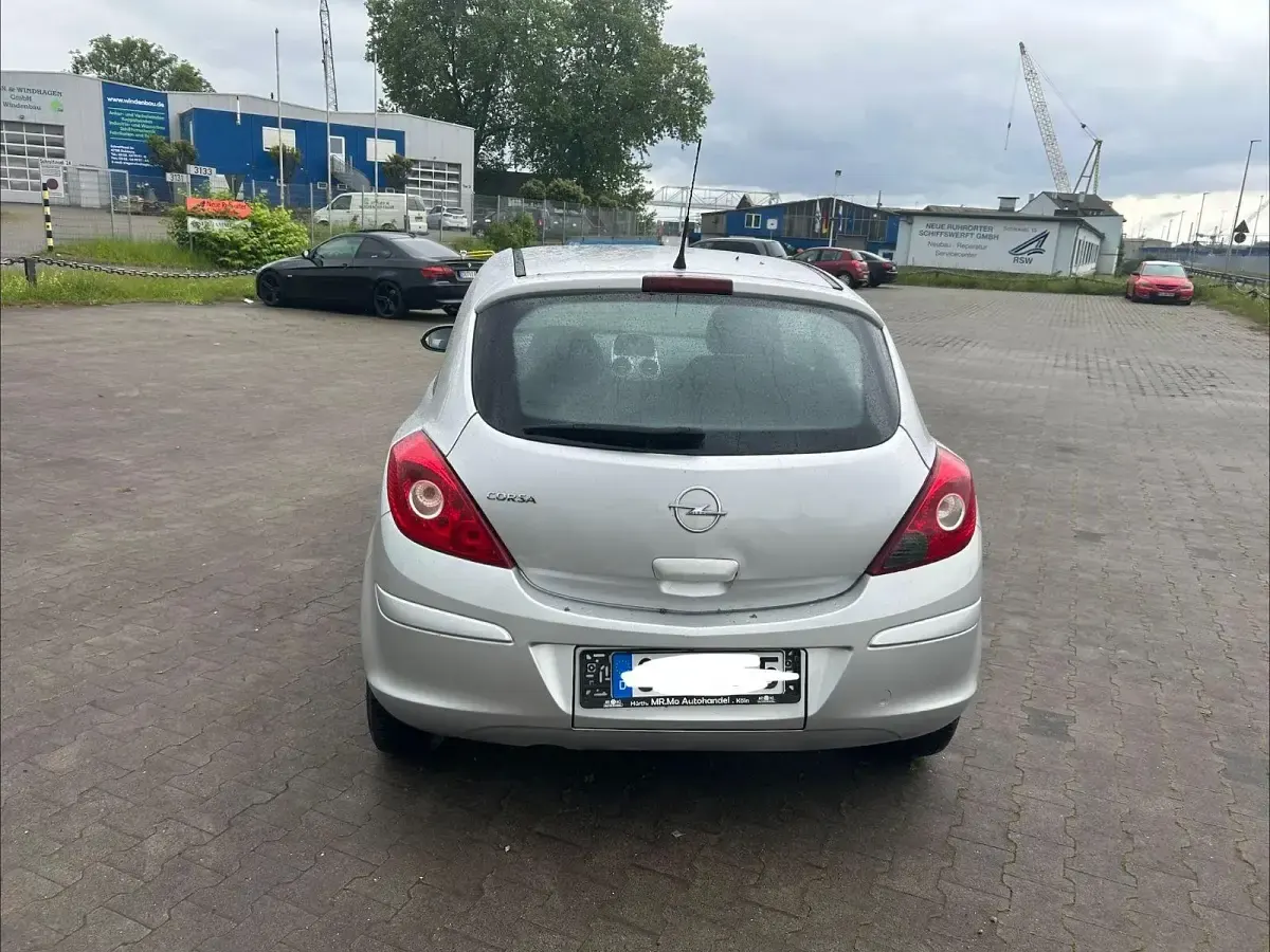 Gebraucht Opel Corsa 80 PS (58 kW) 2009 Silber Kleinwagen