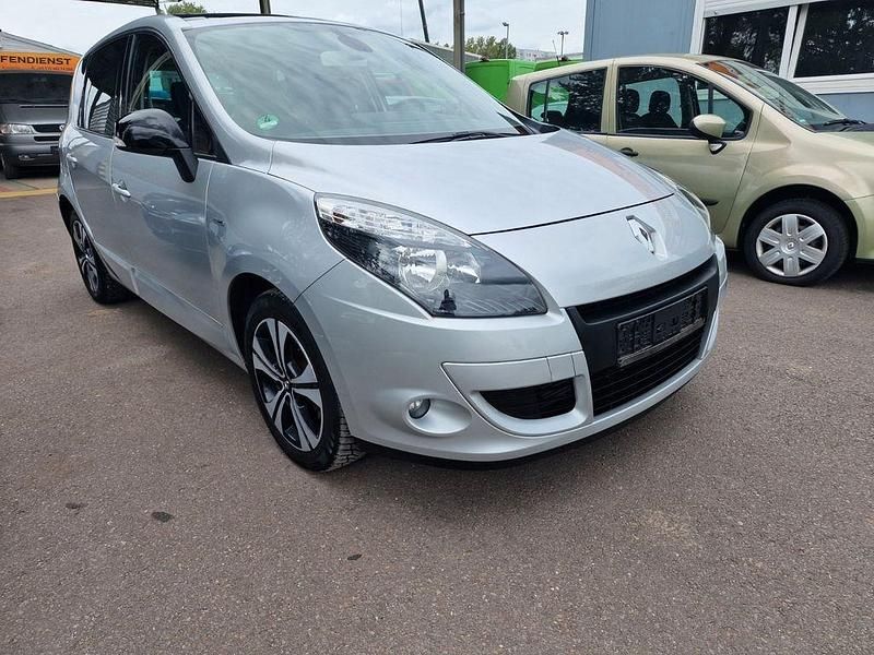 Grau Gebraucht 2011 Renault Scénic III Bose Edition Van / Kleinbus | 6.900 € (Fairer Preis) - Bild 1/4