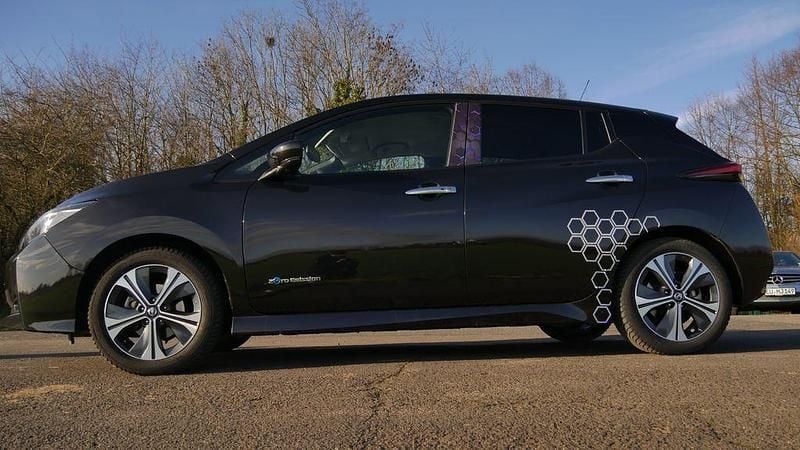 Gebraucht Nissan Leaf Tekna 110 kW (150 PS) 2021 Schwarz Kleinwagen