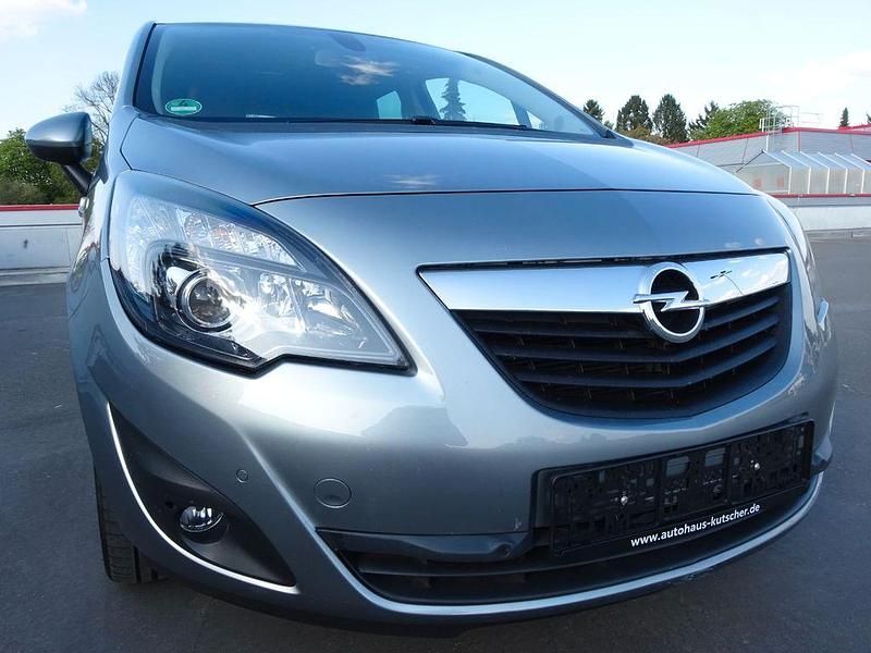 Używany Opel Meriva 110 KM (80 kW) 2012 Srebrny Minivan