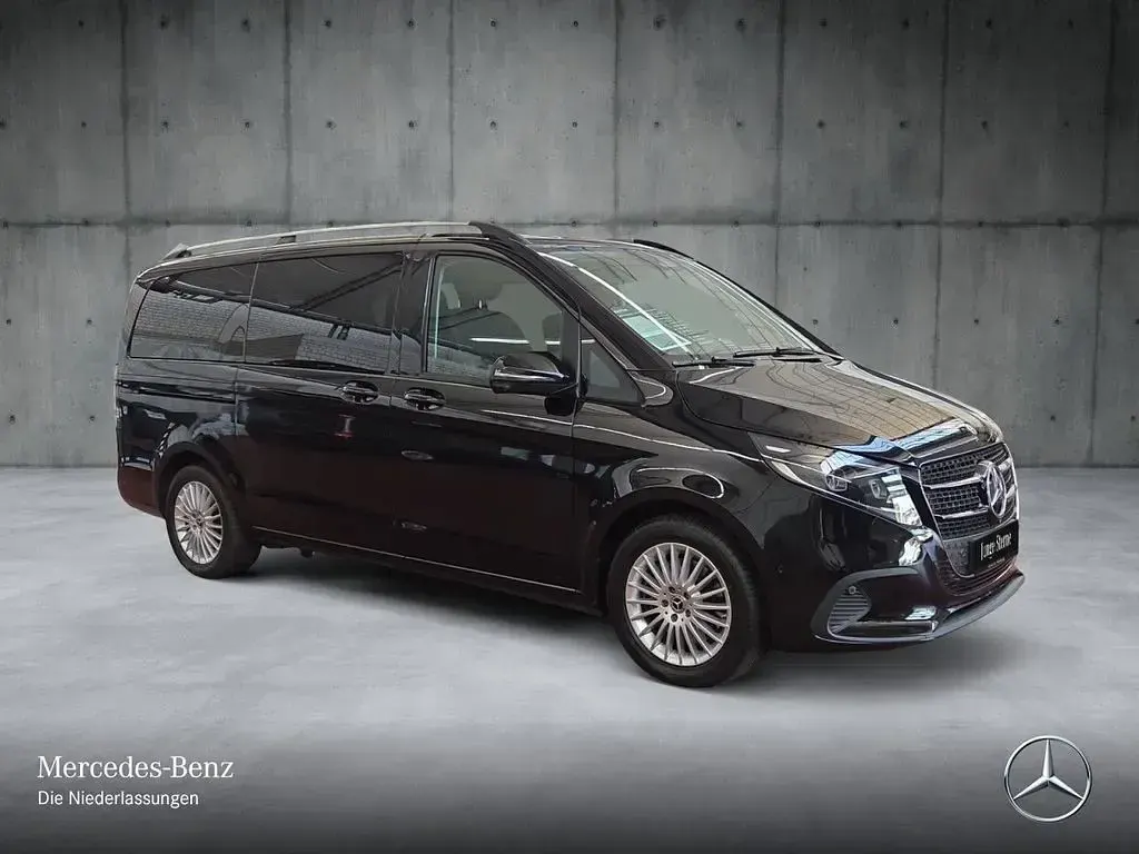 Gebraucht Mercedes V220 Style 163 PS (119 kW) 2025 Schwarz Van / Kleinbus