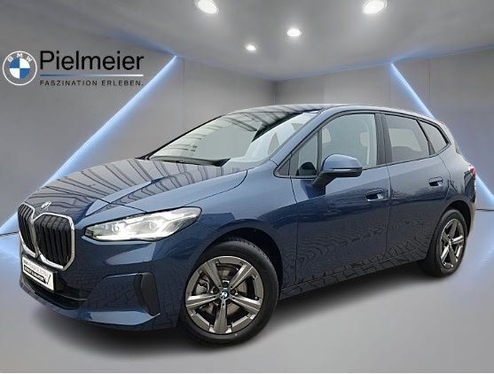 Blau Gebraucht 2024 BMW 218 Active Tourer Efficient Dynamics Van / Kleinbus | 27.750 € (Superpreis) - Bild 1/4