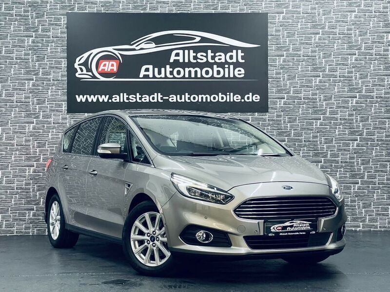 Silber metallic Gebraucht 2015 Ford S-MAX Titanium Van / Kleinbus | 19.890 € - Bild 1/4
