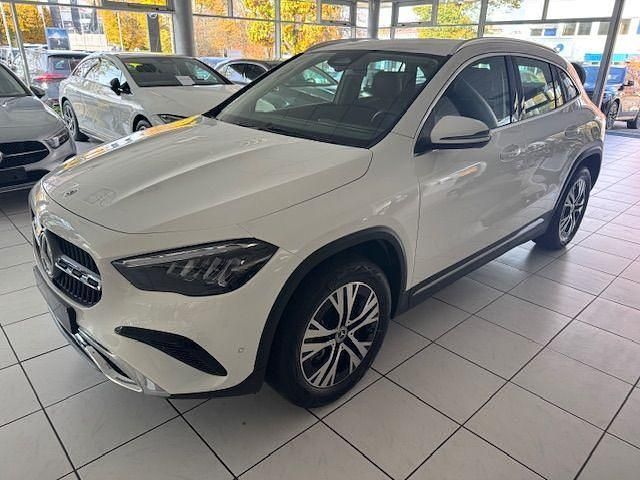 Gebraucht Mercedes GLA250 Progressive 163 PS (119 kW) 2025 Weiß SUV