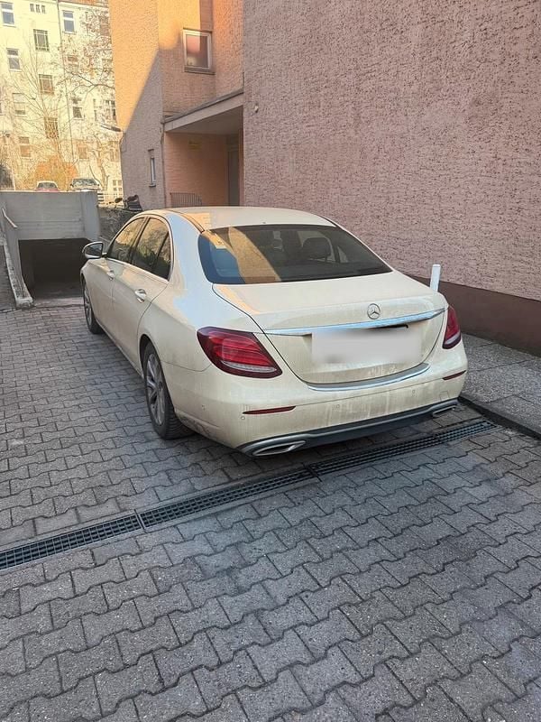Gebraucht Mercedes E200 160 PS (117 kW) 2019 Limousine